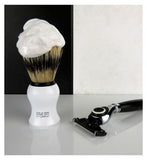 men-ü White Barbier62e Pure Bristle Shaving Brush with stand & free 15ml shave crème buddy