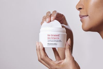 This Works In-Transit™ No Traces Make-Up Pads x60