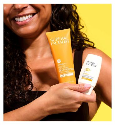 Super Facialist Vitamin C+ Brighten Gentle Daily Micro Polish Wash 125ml