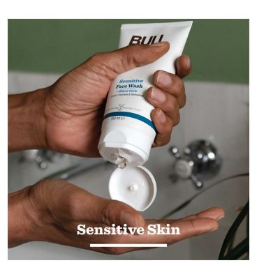 Bulldog Skincare Sensitive Face Wash 150ml