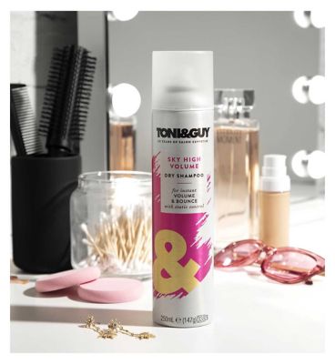 Toni & Guy Sky High Volume Glamourous Body & Bounce Dry Shampoo for fine hair 250 ml