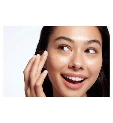 Clinique Even Better™ Glow Light Reflecting Makeup SPF 15