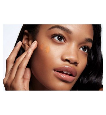Clinique Even Better™ Glow Light Reflecting Makeup SPF 15