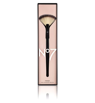 No7 Fan Powder Brush