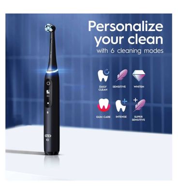 Oral-B iO8™ Electric Toothbrush Black Onyx with Limited Edition Travel Case