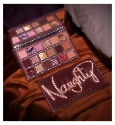 Huda Beauty Naughty Nude Eyeshadow Palette
