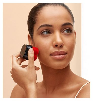Shiseido HANATSUBAKI HAKE Polishing Face Brush