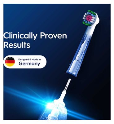 Oral-B 3D White Toothbrush Head with CleanMaximiser Technology, 4 Pack