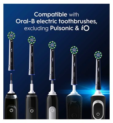 Oral-B FlossAction Toothbrush Head with CleanMaximiser Technology, 4 Pack