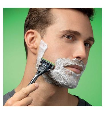 Wilkinson Sword Hydro 3 Razor for men, Men's Razor for Routine Shaving, 1 Reusable Handle + 9 Blades Refills Pack