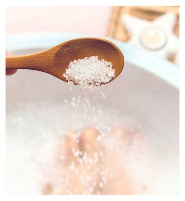 Dove Renewing Care Bath Salts 900g - Stacey Solomon Limited Edition