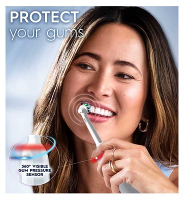 Oral-B Pro 3 3000 White Electric Toothbrush with sensitive brush head