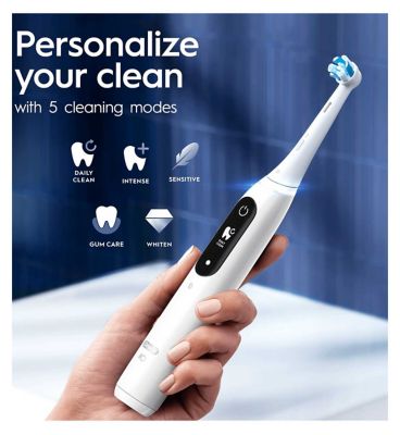 Oral-B iO7 Electric Toothbrushes - Black & White Duo Pack