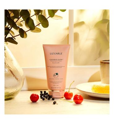 Liz Earle Cleanse & Glow™ Transforming Gel Cleanser 150ml