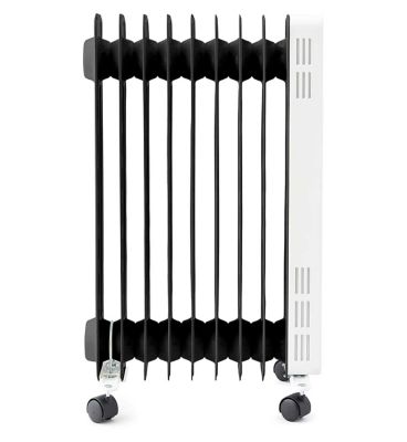 Black & Decker 2KW Digital Oil Filled Radiator with Remote Control
