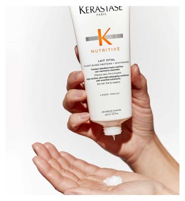 Kérastase Nutritive Ultra-Light Conditioner for Dry Hair With Niacinamide, Leave-In Conditioning Treatment, Lait Vital, 200ml