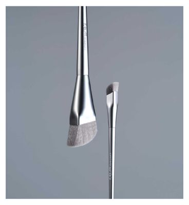 r.e.m. beauty F1 Foundation Brush