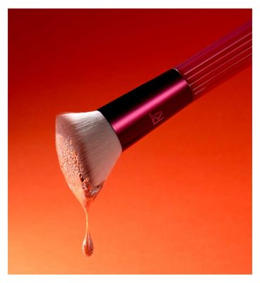Real Techniques Solar Power Bronzed Up Base Brush