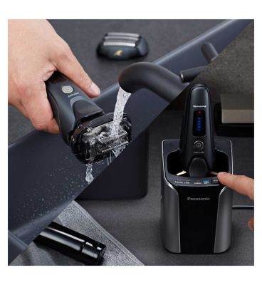 Panasonic 5-Blade Wet & Dry Electric Shaver With Responsive Beard Sensor, Charging Stand, ES-LV97 Series 800