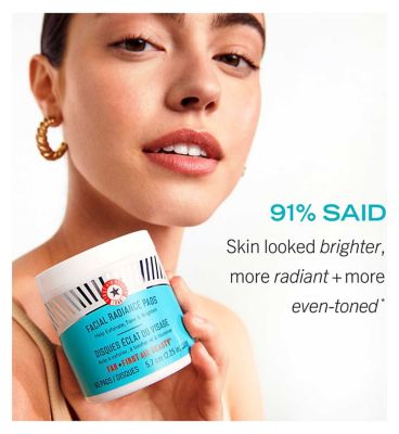 First Aid Beauty Facial Radiance Pads with Glycolic + Lactic Acids 60 Pads