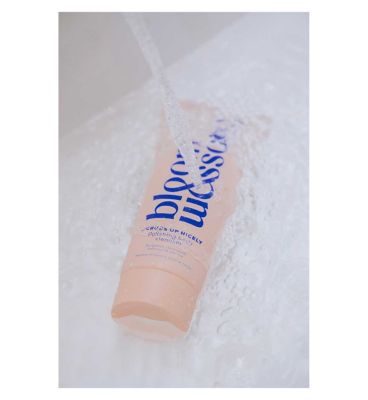 Bloom and Blossom Scrubs Up Nicely Polishing Body Cleanser 200ml